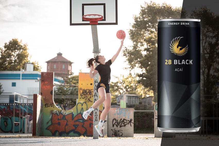 28 Black-Dose und Basketballerin